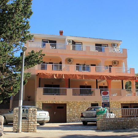 Apartments And Rooms By The Sea Mandre, Pag - 3557 Kolan Exteriör bild