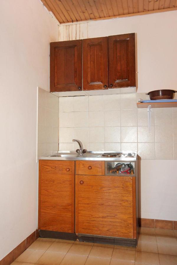 Apartments And Rooms By The Sea Mandre, Pag - 3557 Kolan Exteriör bild
