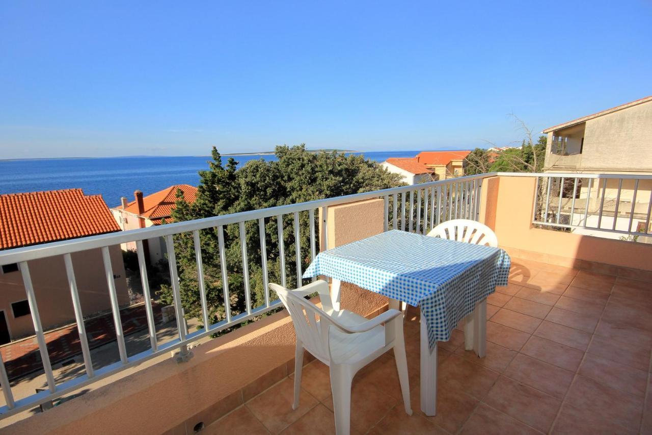 Apartments And Rooms By The Sea Mandre, Pag - 3557 Kolan Exteriör bild