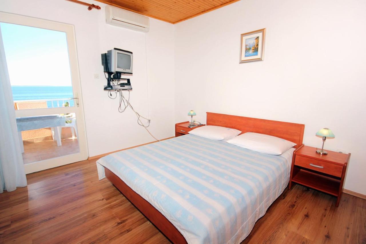 Apartments And Rooms By The Sea Mandre, Pag - 3557 Kolan Exteriör bild