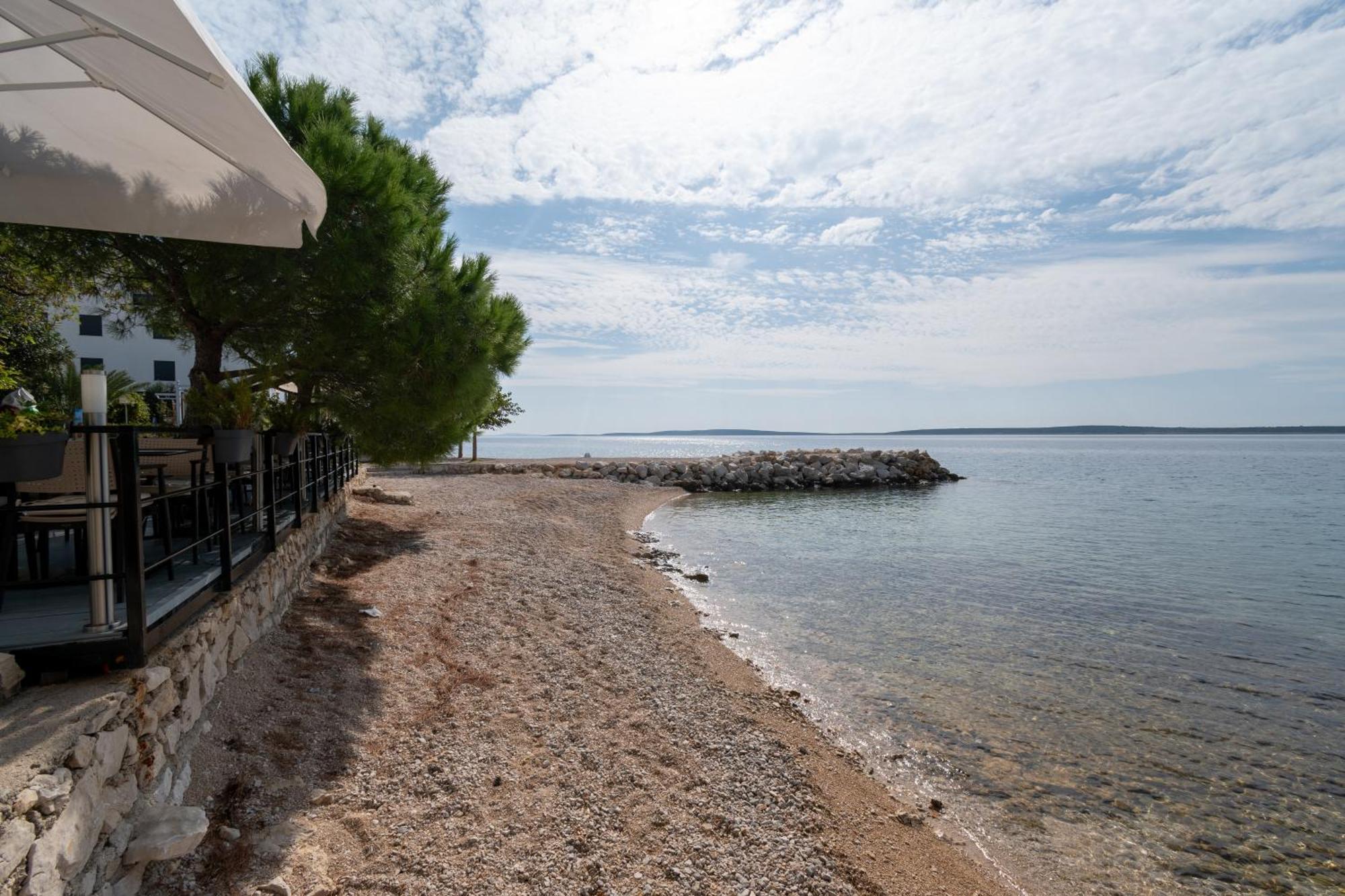 Apartments And Rooms By The Sea Mandre, Pag - 3557 Kolan Exteriör bild