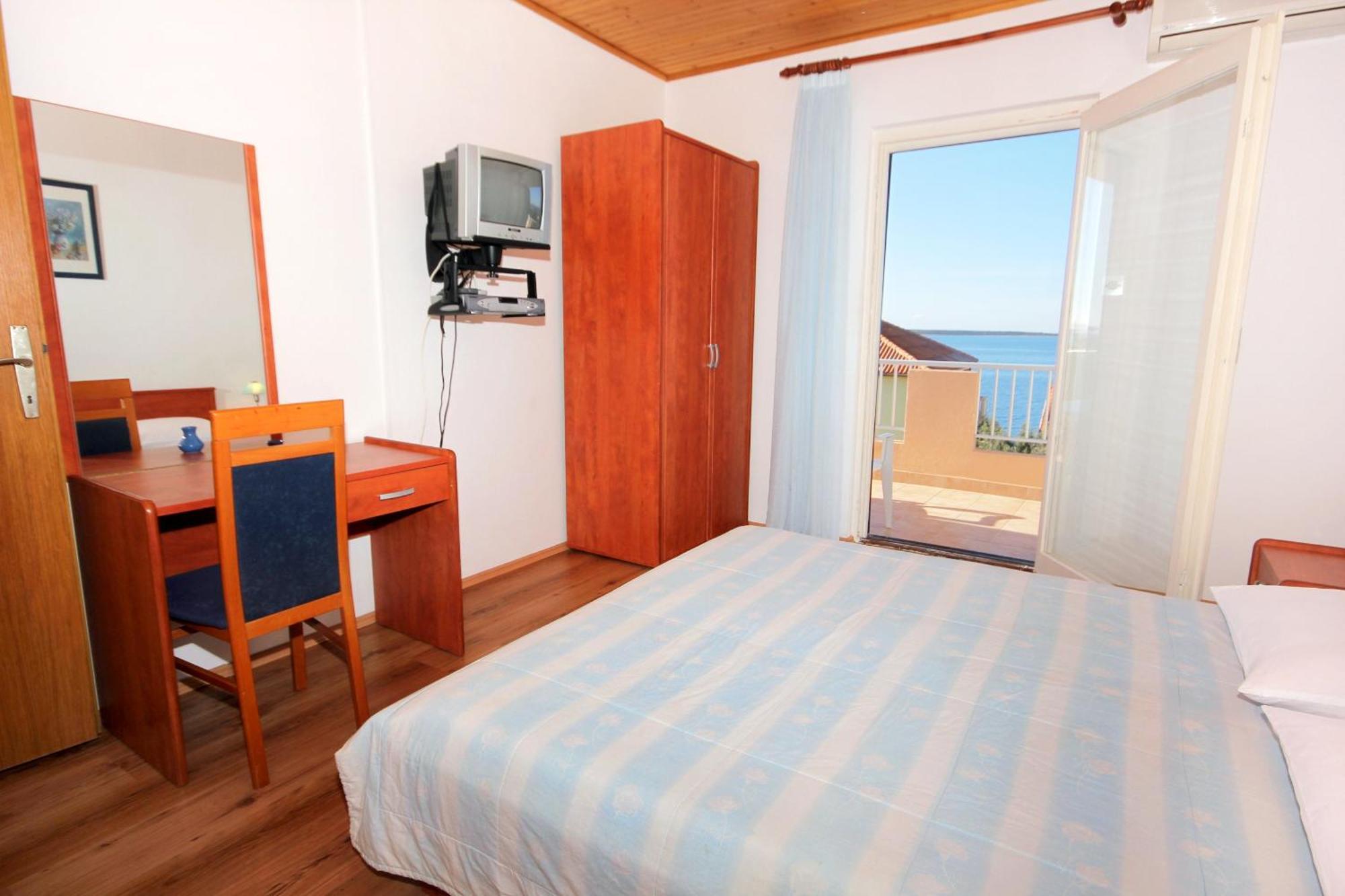 Apartments And Rooms By The Sea Mandre, Pag - 3557 Kolan Rum bild